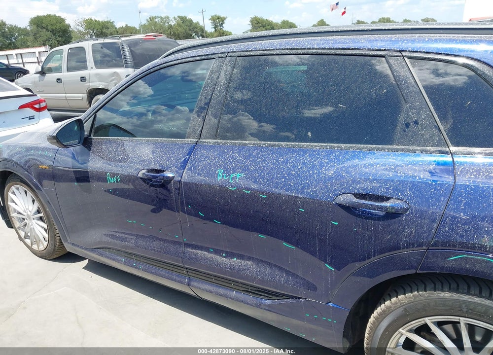 2022 AUDI E-TRON VIN: WA1AAAGE5NB037351