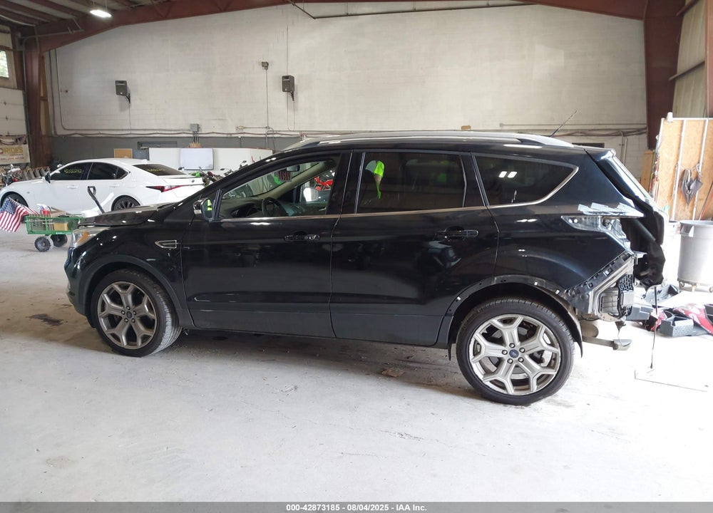 2017 FORD ESCAPE VIN: 1FMCU9J90HUB62035
