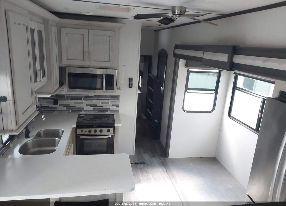 2021 MONTANA 377FL VIN: 4YDF37729MA740287