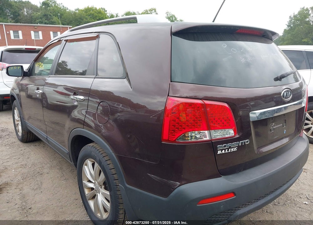 2011 KIA SORENTO VIN: 5XYKU3A12BG065550