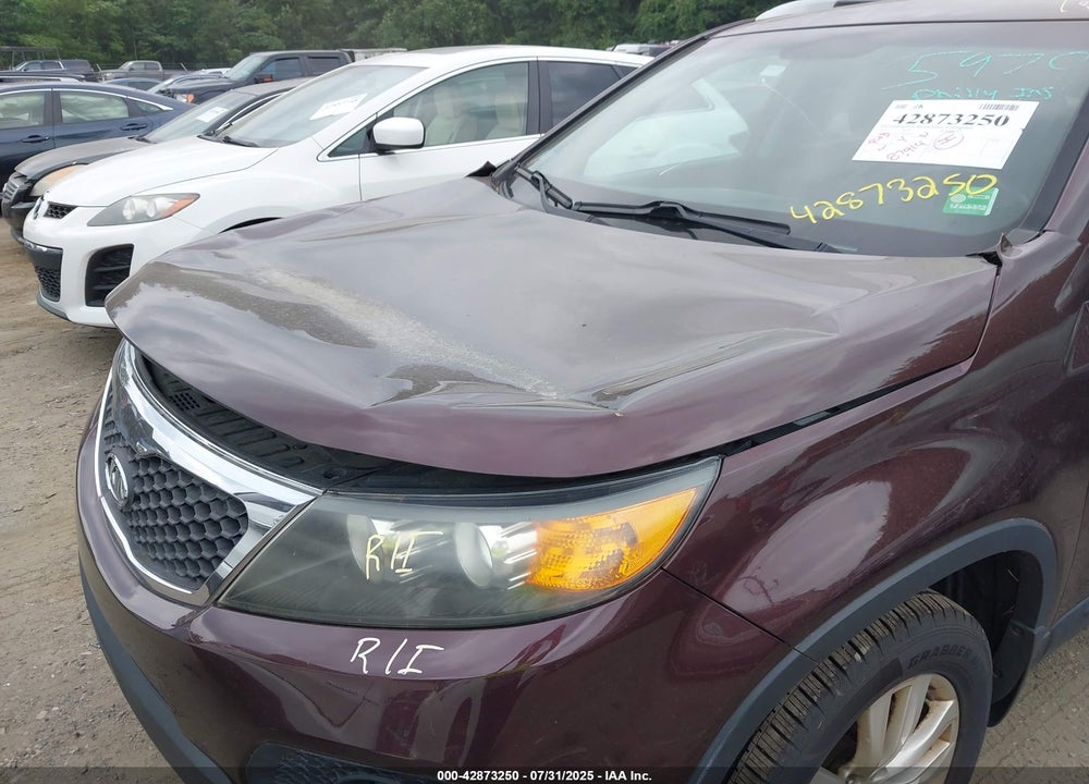 2011 KIA SORENTO VIN: 5XYKU3A12BG065550