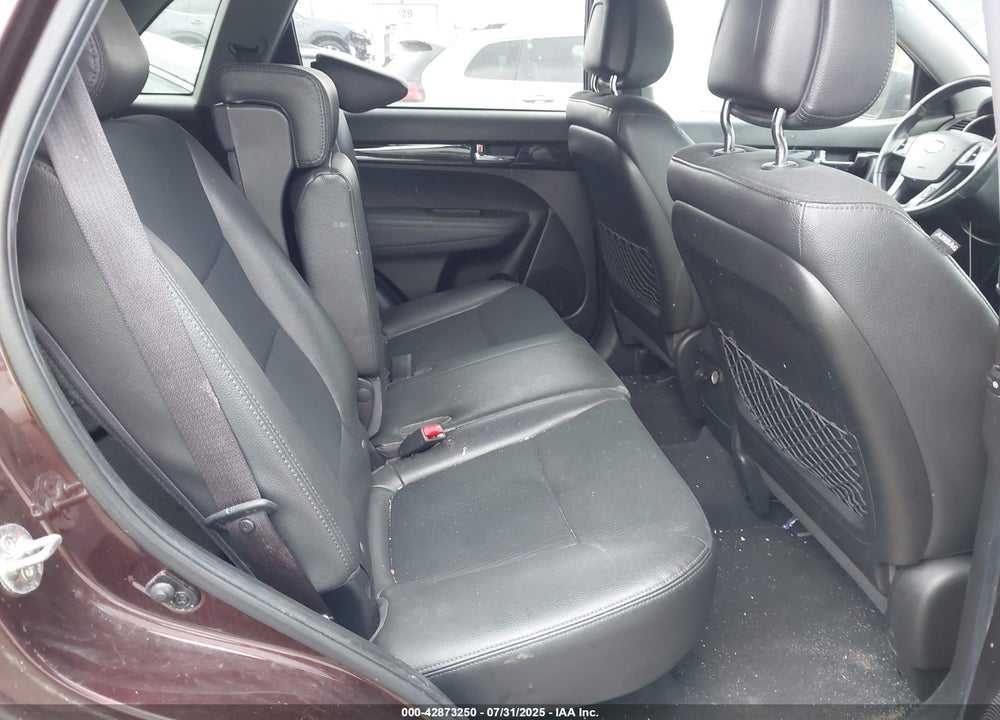 2011 KIA SORENTO VIN: 5XYKU3A12BG065550