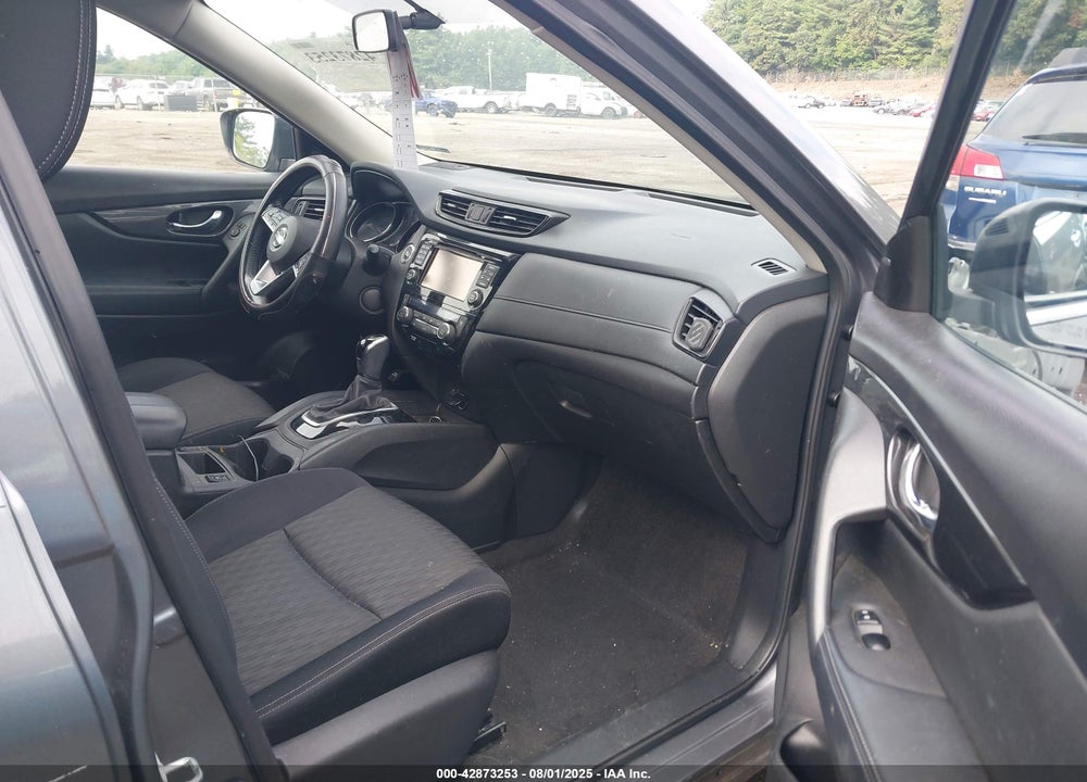 2017 NISSAN ROGUE VIN: JN8AT2MVXHW282240