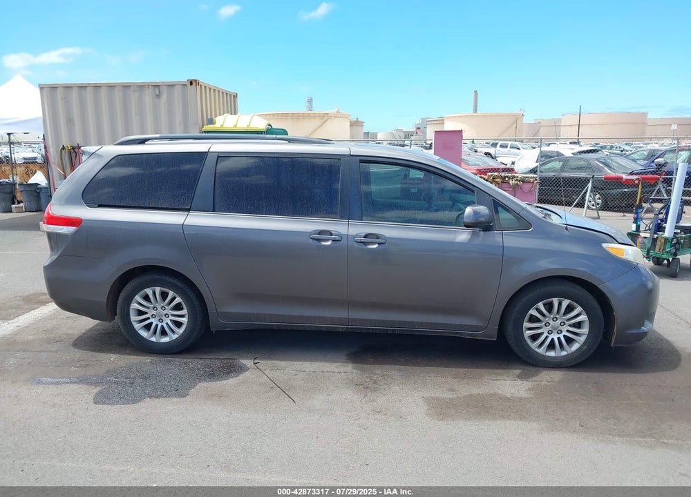 2014 TOYOTA SIENNA VIN: 5TDYK3DC2ES438980