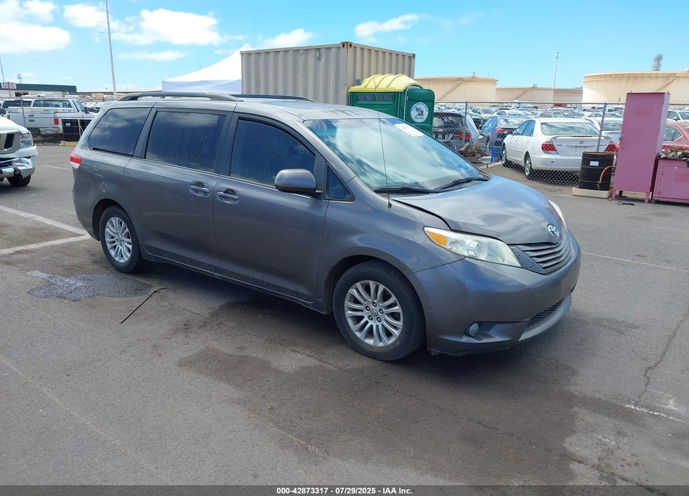 2014 TOYOTA SIENNA VIN: 5TDYK3DC2ES438980