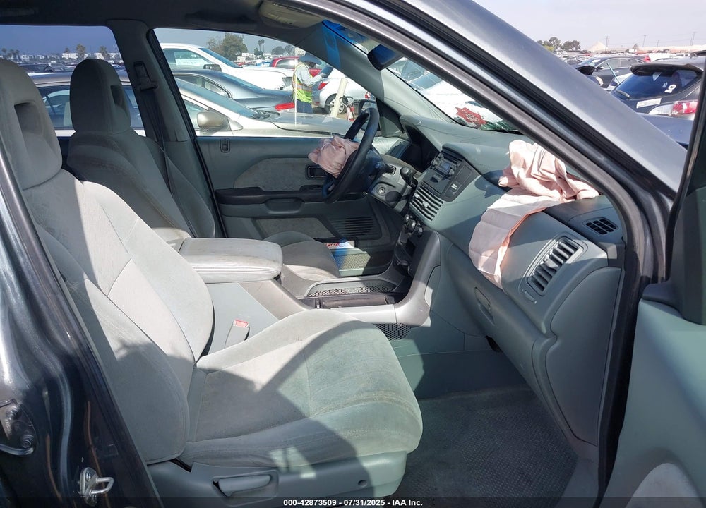 2005 HONDA PILOT LX VIN: 2HKYF18135H515671