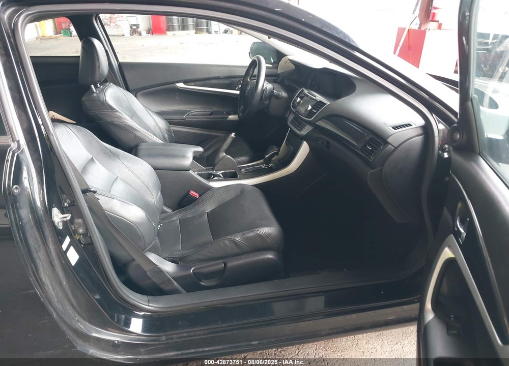 2013 HONDA ACCORD VIN: 1HGCT1B85DA007783