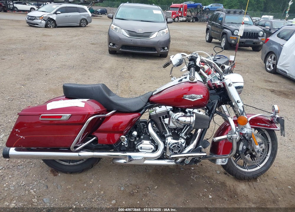 2016 HARLEY-DAVIDSON FLHR ROAD KING VIN: 1HD1FBM19GB668359