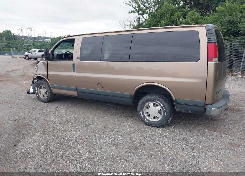 2002 GMC SAVANA VIN: 1GKFG15R621202815
