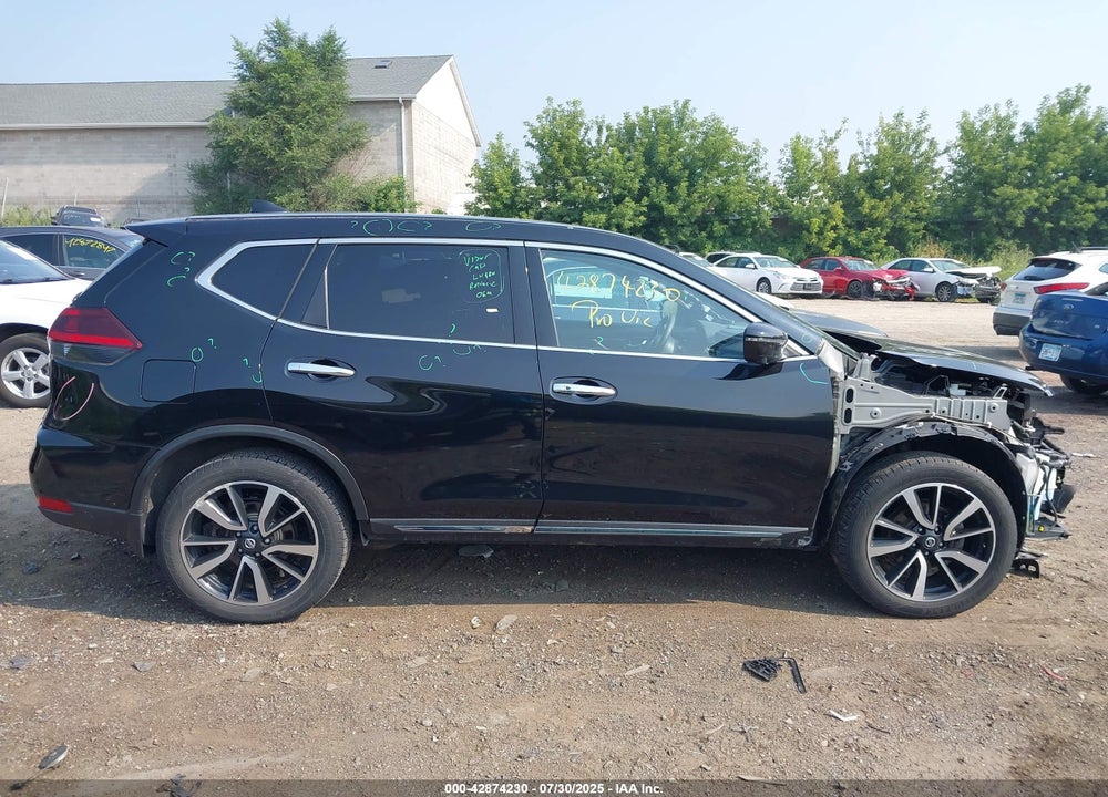 2018 NISSAN ROGUE VIN: JN8AT2MV4JW325153