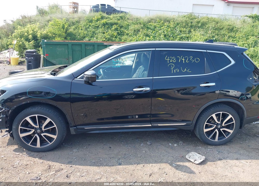 2018 NISSAN ROGUE VIN: JN8AT2MV4JW325153