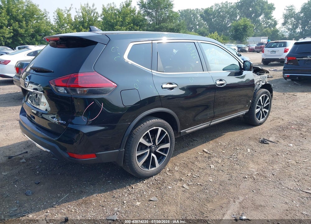 2018 NISSAN ROGUE VIN: JN8AT2MV4JW325153