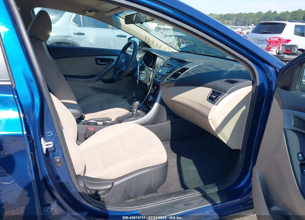 2016 HYUNDAI ELANTRA VIN: 5NPDH4AE7GH790776