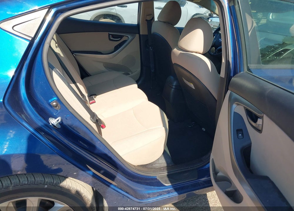 2016 HYUNDAI ELANTRA VIN: 5NPDH4AE7GH790776
