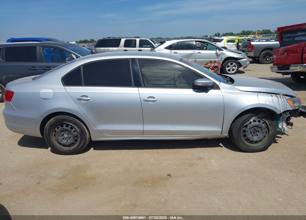 2014 VOLKSWAGEN JETTA VIN: 3VWD17AJ4EM245402