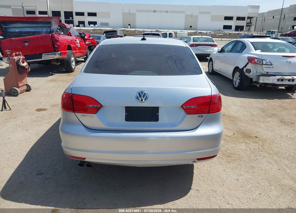 2014 VOLKSWAGEN JETTA VIN: 3VWD17AJ4EM245402