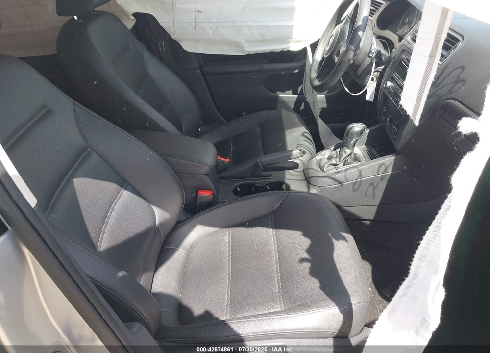 2014 VOLKSWAGEN JETTA VIN: 3VWD17AJ4EM245402
