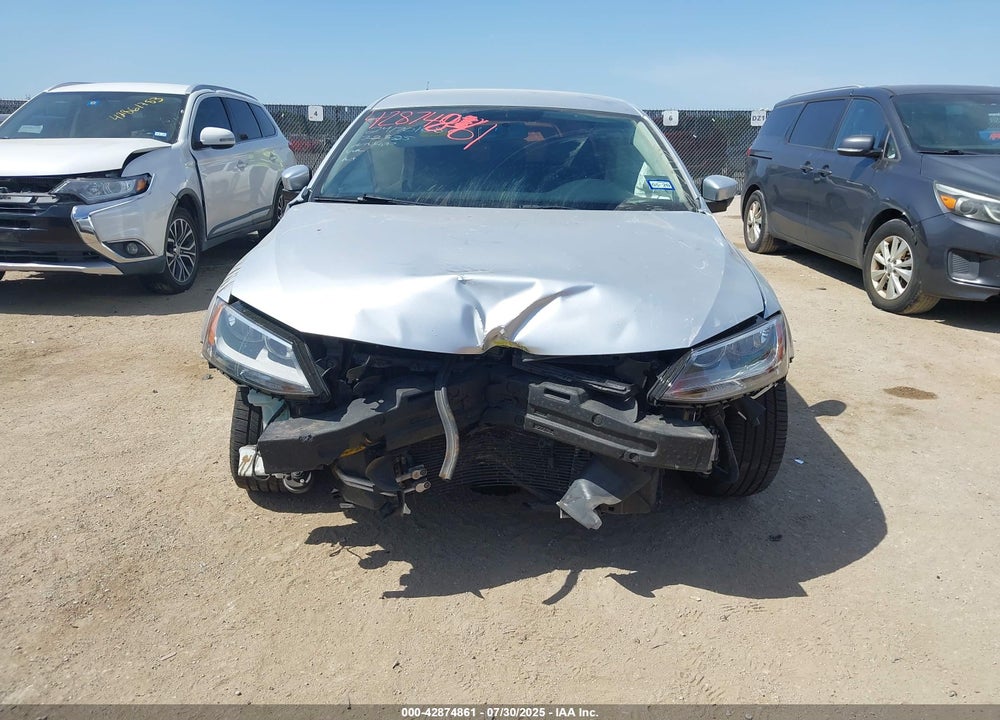 2014 VOLKSWAGEN JETTA VIN: 3VWD17AJ4EM245402