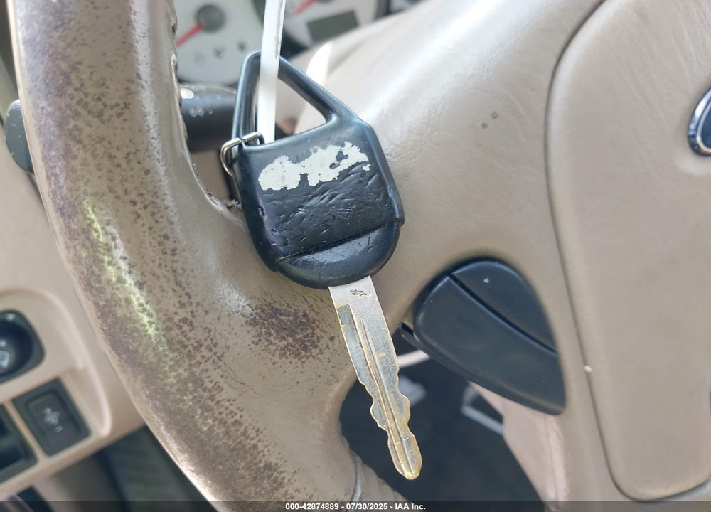 2006 FORD ESCAPE VIN: 1FMCU93106KA47242