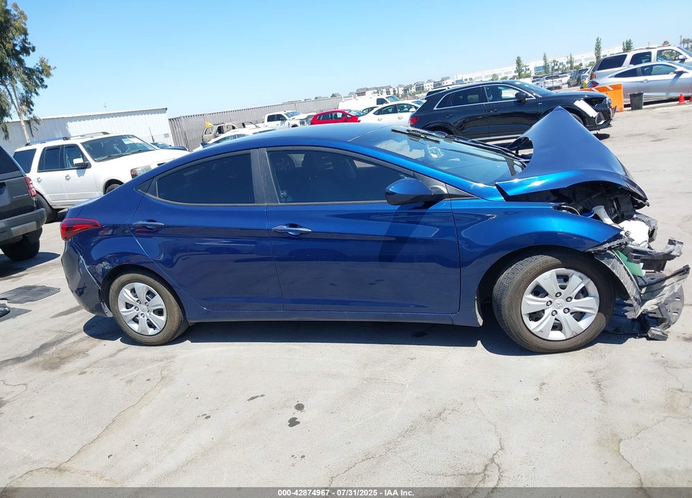 2016 HYUNDAI ELANTRA VIN: 5NPDH4AE9GH696043