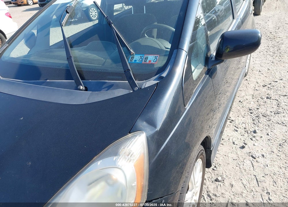 2009 HONDA FIT VIN: JHMGE88489S018798