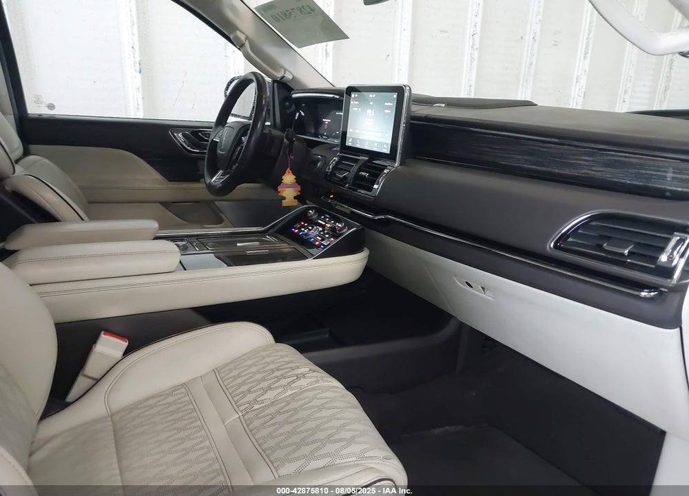 2019 LINCOLN NAVIGATOR VIN: 5LMJJ3TT1KEL06745