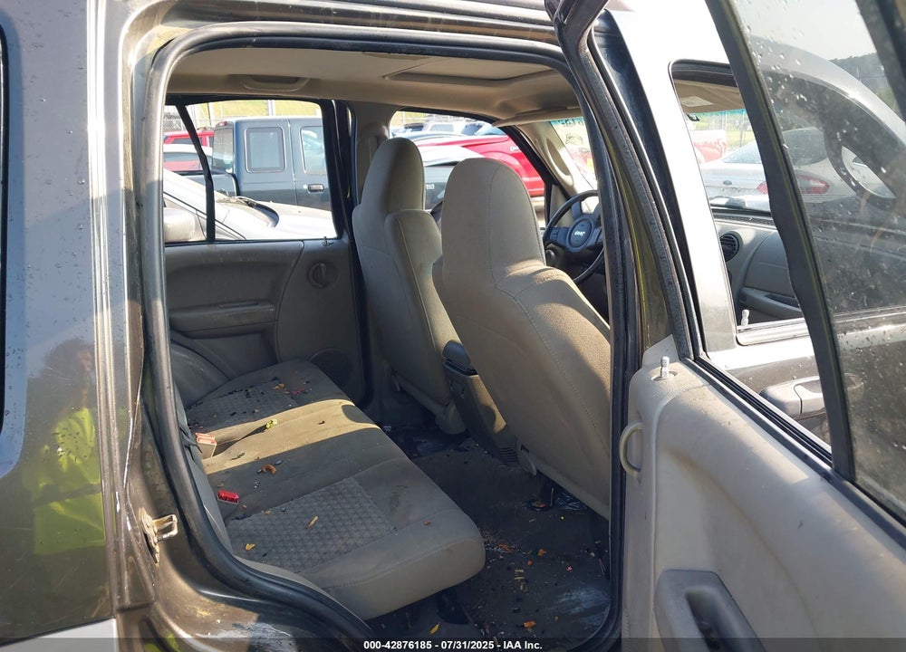 2005 JEEP LIBERTY SPORT VIN: 1J4GL48K45W642691