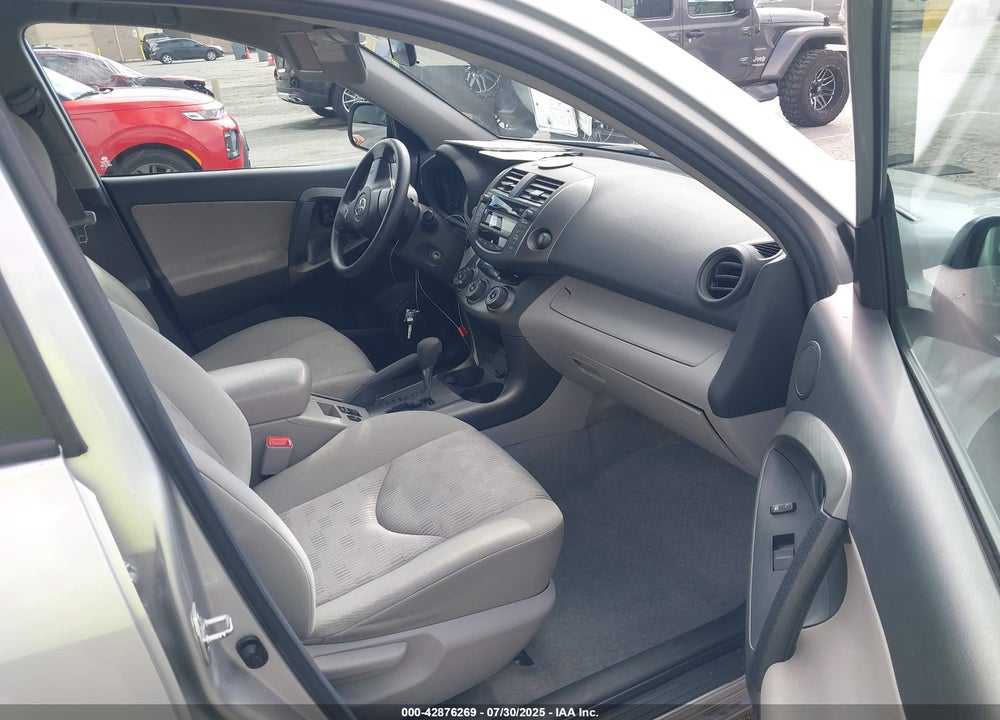 2011 TOYOTA RAV4 VIN: 2T3ZF4DV2BW084226