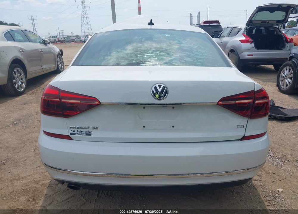 2018 VOLKSWAGEN PASSAT VIN: 1VWBA7A31JC039300