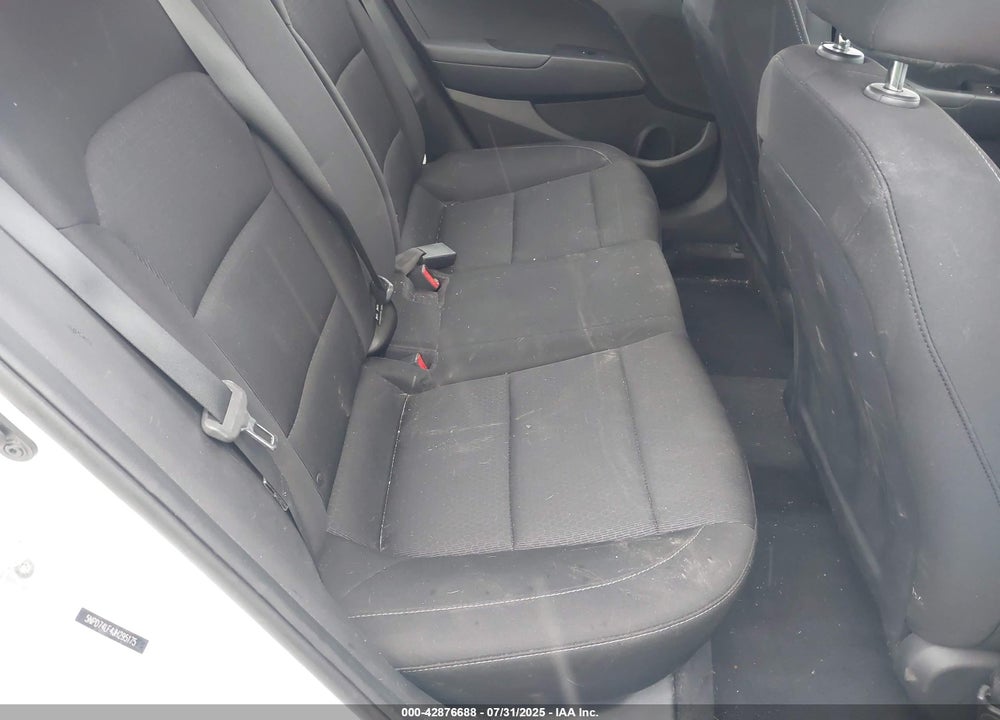 2018 HYUNDAI ELANTRA VIN: 5NPD74LF4JH295175