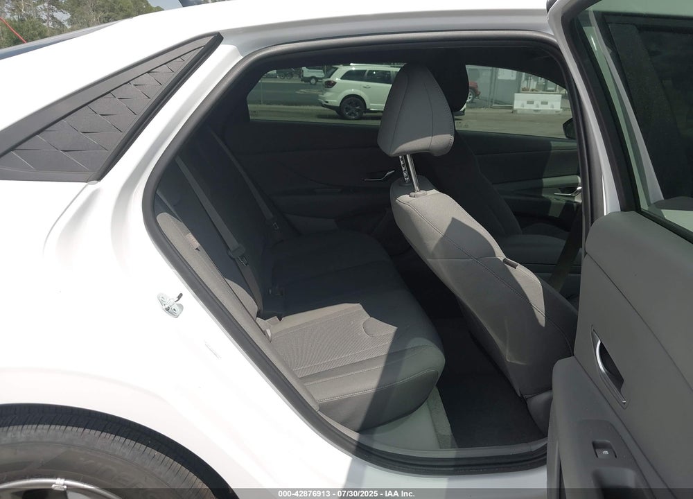 2025 HYUNDAI ELANTRA VIN: KMHLL4DG6SU980814