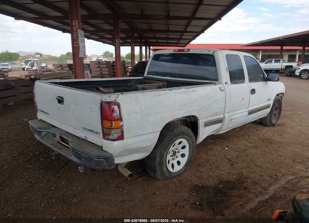 2002 CHEVROLET SILVERADO 1500 LS VIN: 2GCEC19T021111087