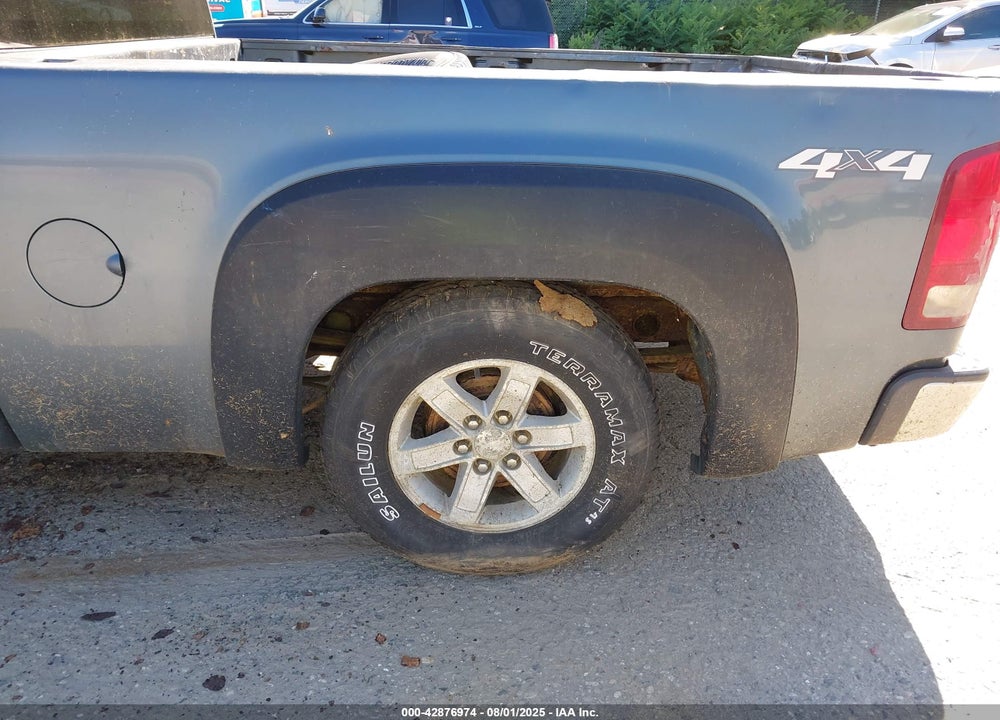 2008 GMC SIERRA 1500 VIN: 2GTEK19C381337913
