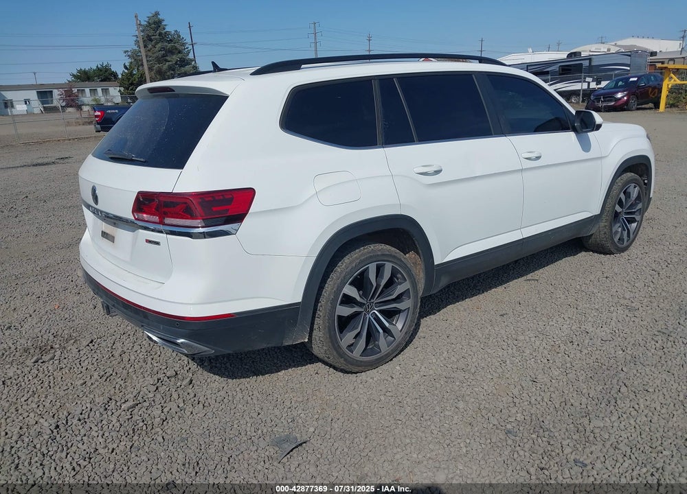 2022 VOLKSWAGEN ATLAS VIN: 1V2KR2CA0NC558000