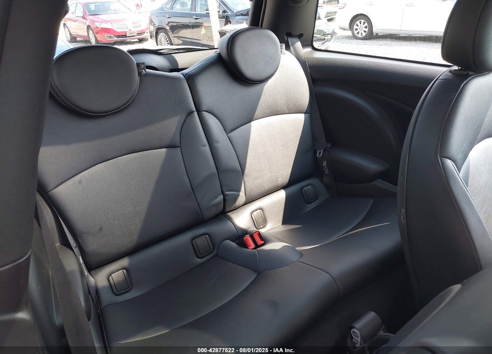 2009 MINI JOHN COOPER WORKS VIN: WMWMF93549TF96561