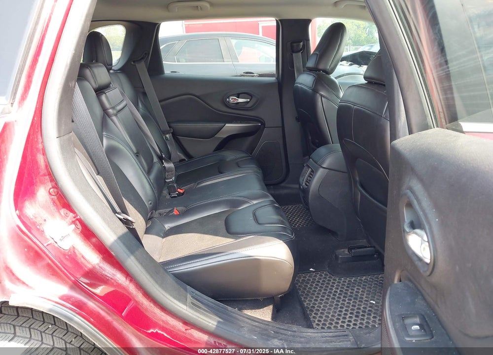 2019 JEEP CHEROKEE VIN: 1C4PJLLB7KD384123