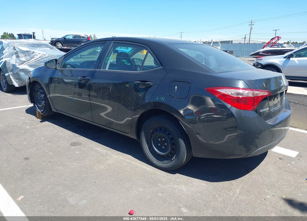 2018 TOYOTA COROLLA LE VIN: 5YFBURHE1JP815431