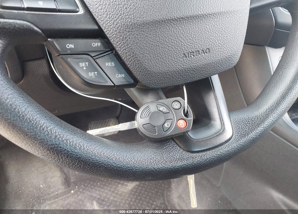 2018 FORD FOCUS VIN: 1FADP3F21JL295509