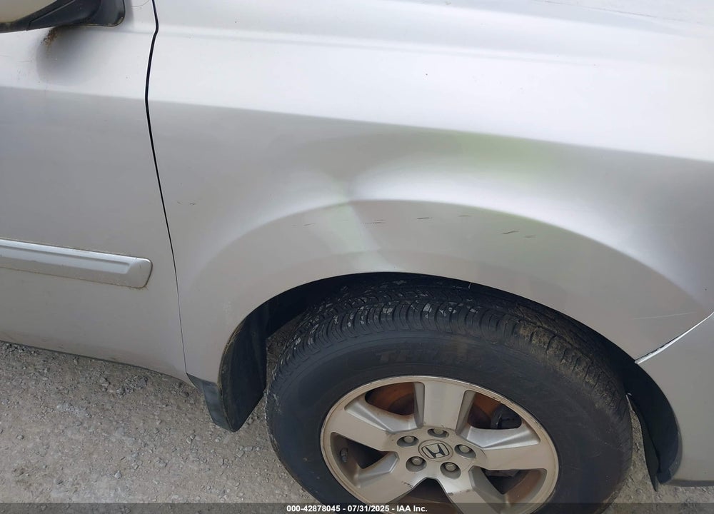 2011 HONDA PILOT EX-L VIN: 5FNYF4H67BB040288