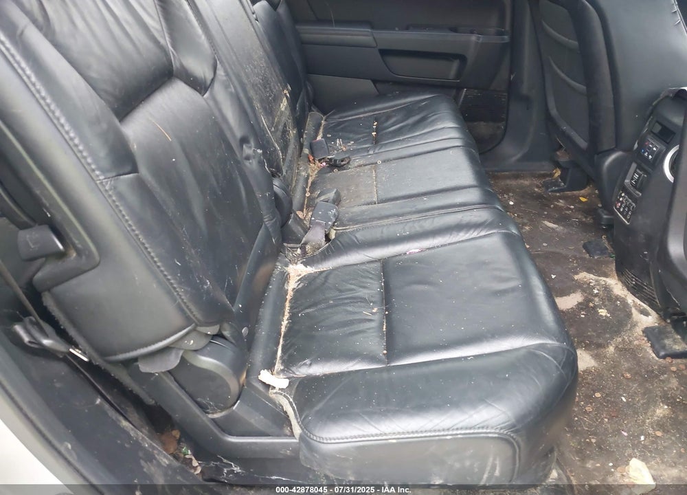 2011 HONDA PILOT EX-L VIN: 5FNYF4H67BB040288