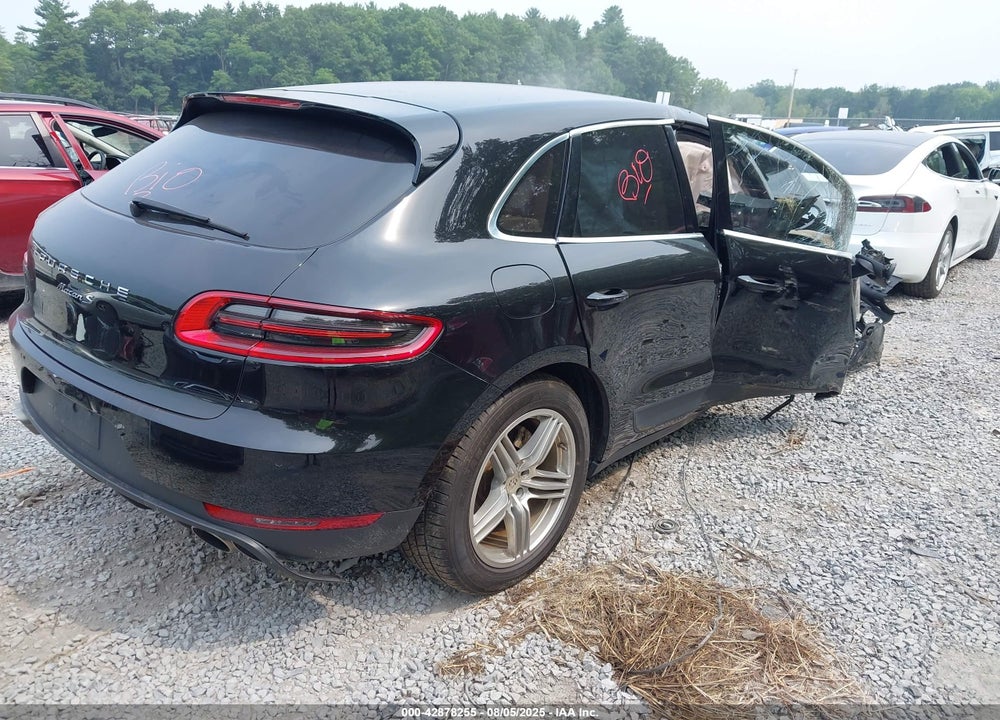 2015 PORSCHE MACAN VIN: WP1AB2A59FLB69833