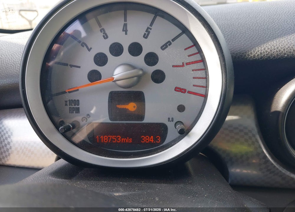 2008 MINI COOPER S VIN: WMWMF73568TT87595