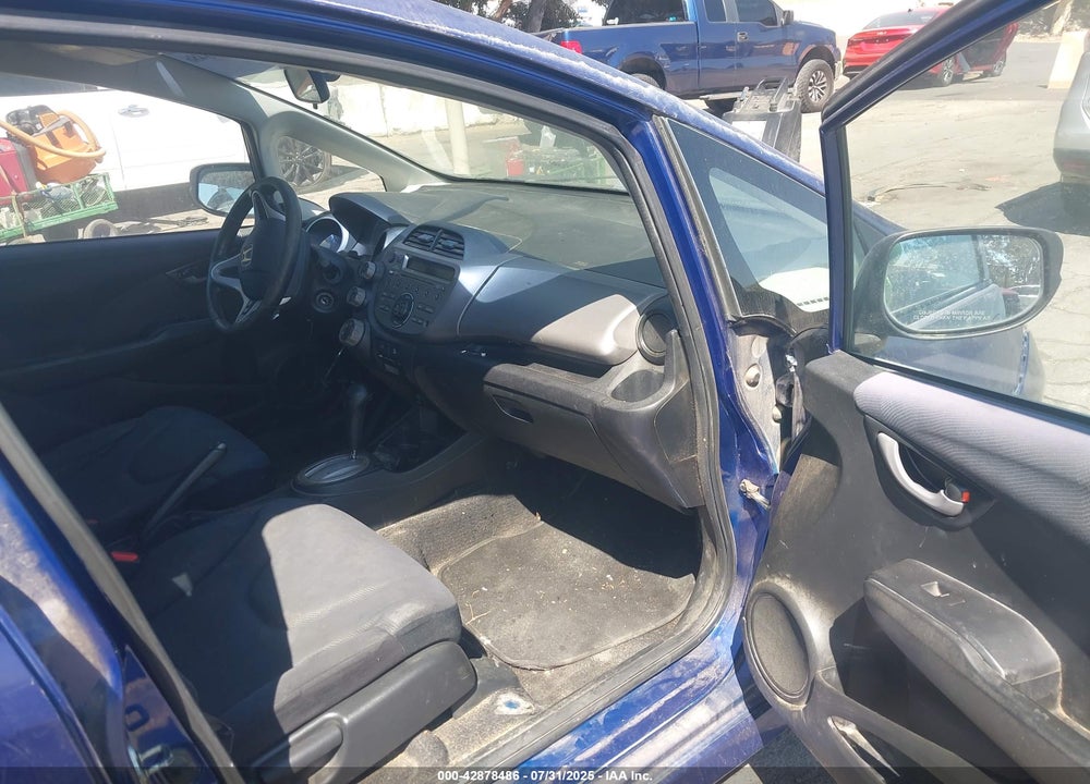 2010 HONDA FIT VIN: JHMGE8H42AS012564