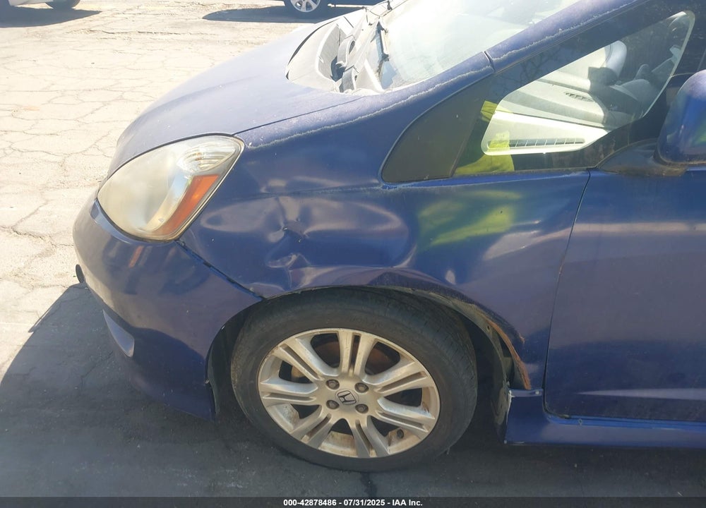2010 HONDA FIT VIN: JHMGE8H42AS012564