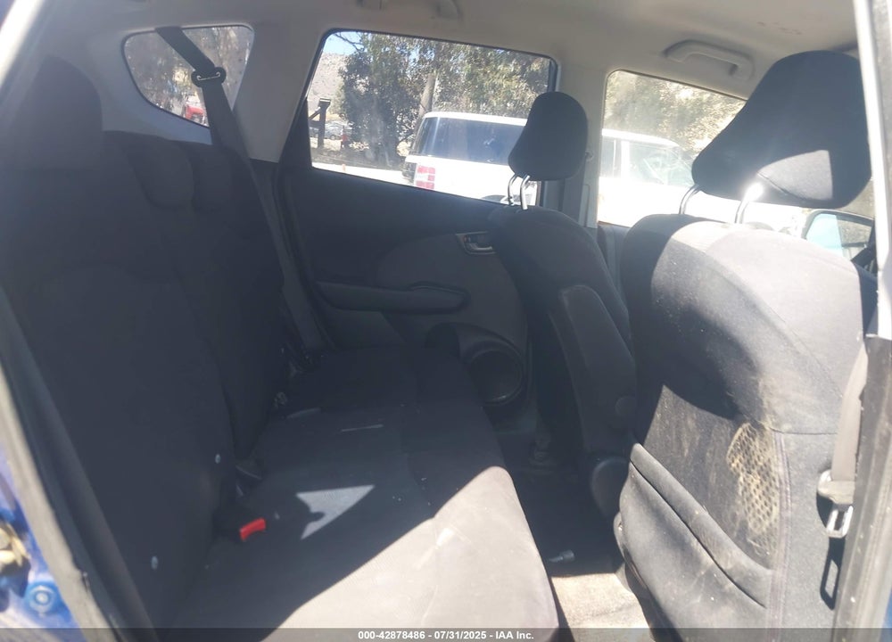 2010 HONDA FIT VIN: JHMGE8H42AS012564