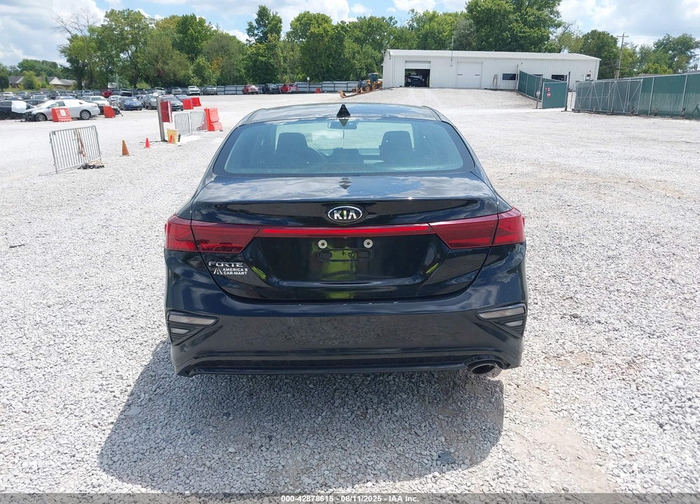 2019 KIA FORTE LXS VIN: 3KPF24ADXKE035636