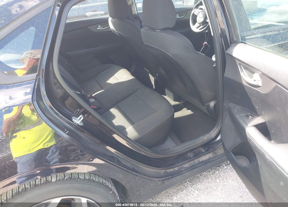 2019 KIA FORTE LXS VIN: 3KPF24ADXKE035636