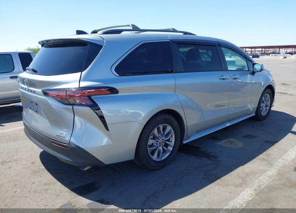 2022 TOYOTA SIENNA XLE VIN: 5TDJSKFC6NS073535