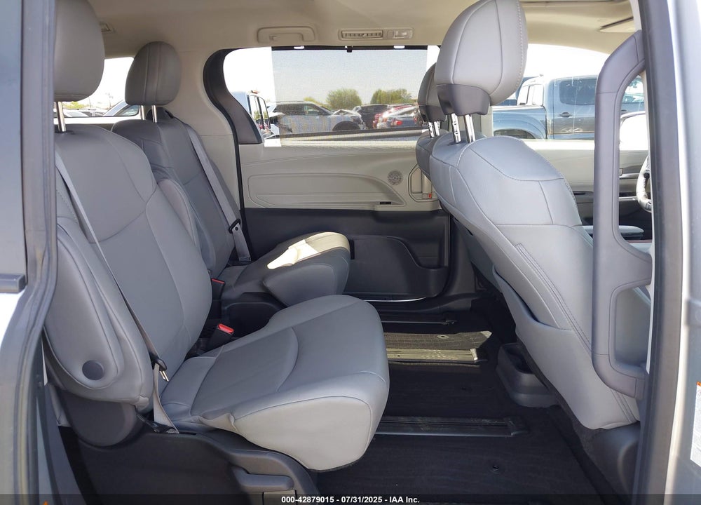 2022 TOYOTA SIENNA XLE VIN: 5TDJSKFC6NS073535