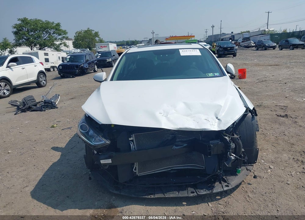 2018 HYUNDAI ELANTRA VIN: 5NPD84LF2JH349439